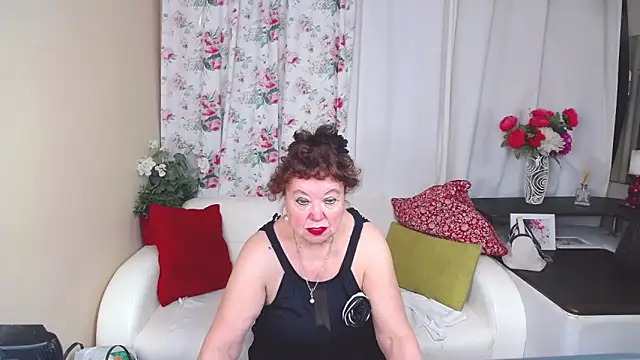 Snapshot of YourHotGranny chatting on 03.06.25 YourHotGranny online show from 03.06.25
