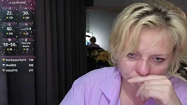 Snapshot of Gray_swann chatting on 02.24.25 Gray swann online show from 02.24.25