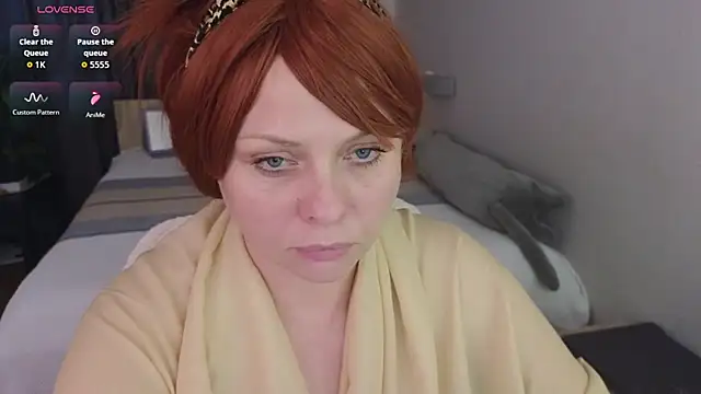 Snapshot of Gray_swann chatting on 11.19.25 Gray swann online show from 11.19.25