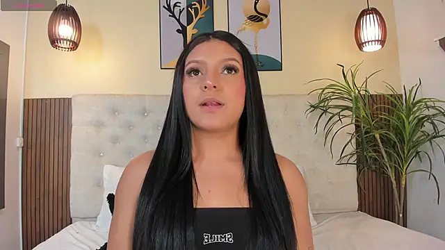 NicolleeEvanss online show from 02.20.25