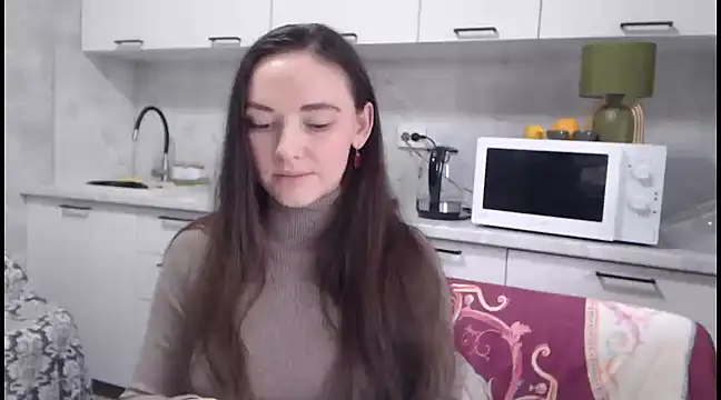 Snapshot of StacyMind chatting on 12.23.24 StacyMind online show from 12.23.24