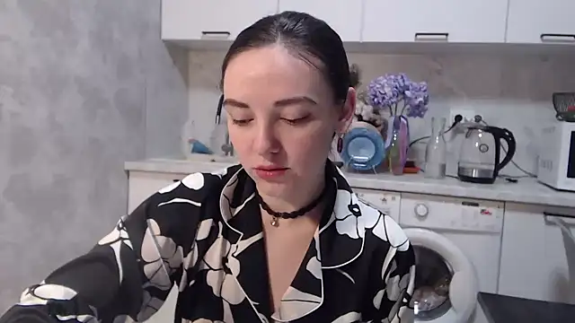 Snapshot of StacyMind chatting on 02.06.25 StacyMind online show from 02.06.25