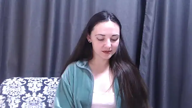 Snapshot of StacyMind chatting on 10.03.25 StacyMind online show from 10.03.25