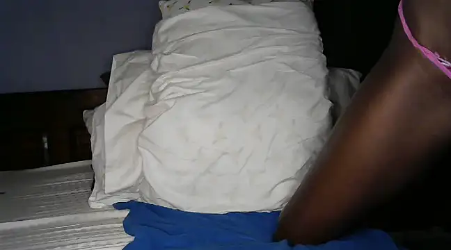 Snapshot of Sexyariahhh chatting on 01.10.25 Sexyariahhh online show from 01.10.25