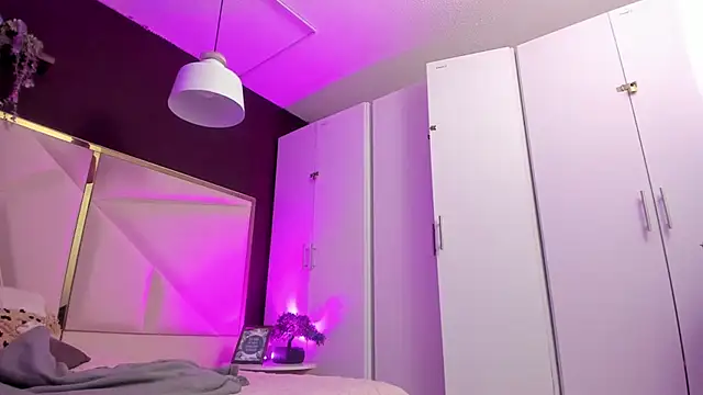 April bowie online show from 09.30.25