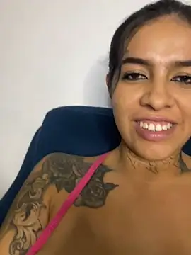 Snapshot of AbbyFtLuna chatting on 12.24.24 AbbyFtLuna online show from 12.24.24