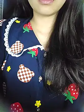 Snapshot of Suri_amabel chatting on 12.22.24 Suri amabel online show from 12.22.24