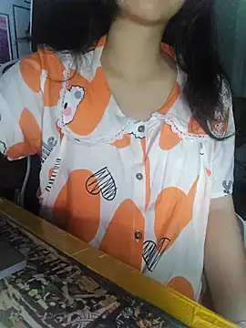 Snapshot of Suri_amabel chatting on 01.01.25 Suri amabel online show from 01.01.25
