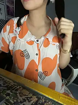 Snapshot of Suri_amabel chatting on 01.18.25 Suri amabel online show from 01.18.25
