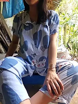 Snapshot of Suri_amabel chatting on 02.16.25 Suri amabel online show from 02.16.25