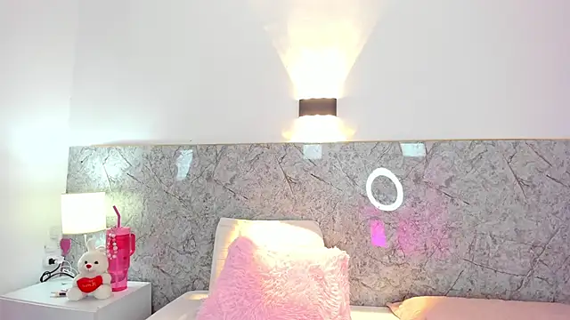 Snapshot of Mia_rom11 chatting on 12.27.24 Mia rom11 online show from 12.27.24