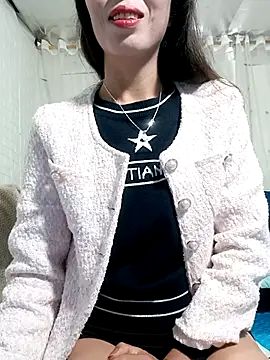 Snapshot of Sweet_Toy20 chatting on 11.19.25 Sweet Toy20 online show from 11.19.25