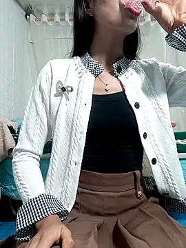 Snapshot of Sweet_Toy20 chatting on 11.23.25 Sweet Toy20 online show from 11.23.25