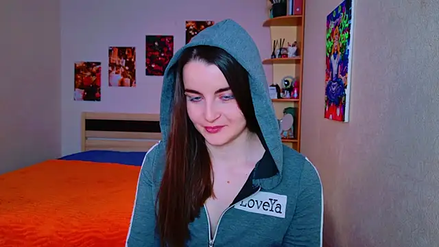 Miss Arwen online show from 03.04.25