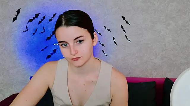 Miss Arwen online show from 10.17.25