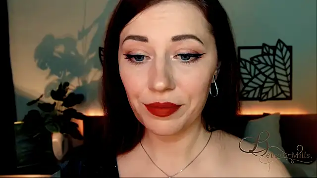 Snapshot of MissBeverlyMills chatting on 12.06.24 MissBeverlyMills online show from 12.06.24