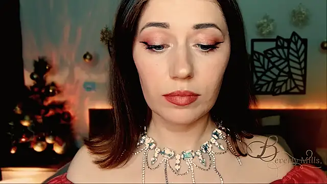 Snapshot of MissBeverlyMills chatting on 12.25.24 MissBeverlyMills online show from 12.25.24