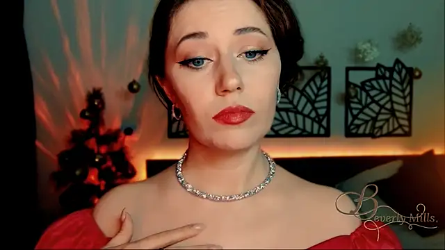 Snapshot of MissBeverlyMills chatting on 01.04.25 MissBeverlyMills online show from 01.04.25