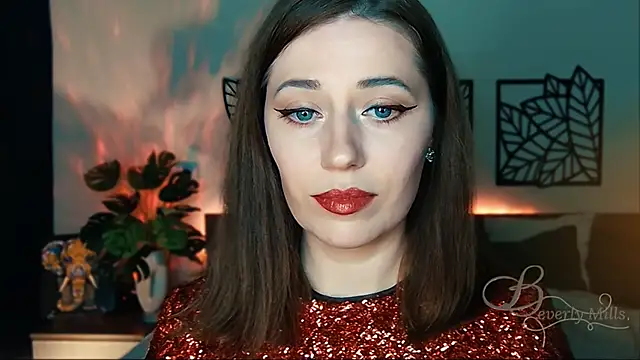 Snapshot of MissBeverlyMills chatting on 01.14.25 MissBeverlyMills online show from 01.14.25