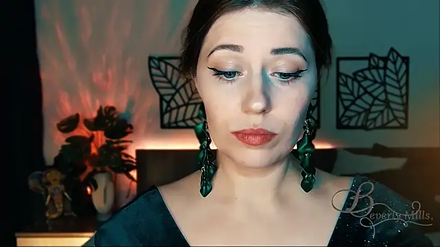 Snapshot of MissBeverlyMills chatting on 01.24.25 MissBeverlyMills online show from 01.24.25