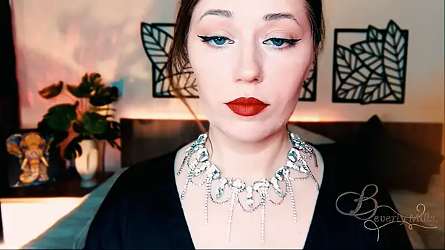 Snapshot of MissBeverlyMills chatting on 03.01.25 MissBeverlyMills online show from 03.01.25
