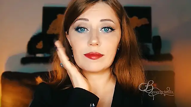 Snapshot of MissBeverlyMills chatting on 09.25.25 MissBeverlyMills online show from 09.25.25