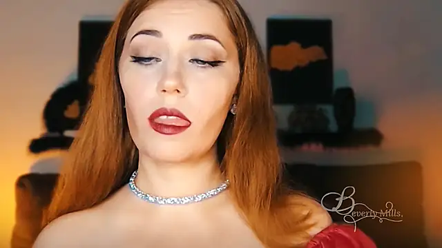 Snapshot of MissBeverlyMills chatting on 09.26.25 MissBeverlyMills online show from 09.26.25