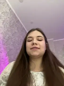 Snapshot of Vikki_toriya chatting on 12.25.24 Vikki toriya online show from 12.25.24