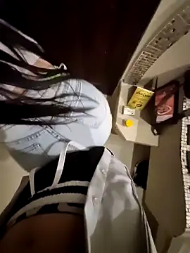 Snapshot of karenandrey chatting on 11.03.25 karenandrey online show from 11.03.25