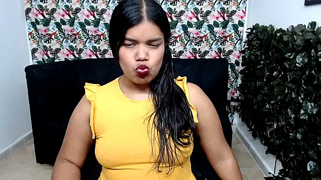 Snapshot of Wendy_Hot_ chatting on 02.18.25 Wendy Hot online show from 02.18.25