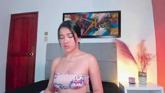 LeaahCarter online show from 02.13.25
