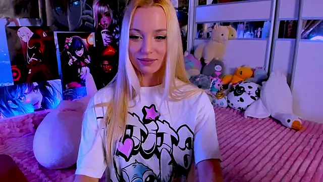 Snapshot of Cute__Pony chatting on 12.22.24 Cute  Pony online show from 12.22.24
