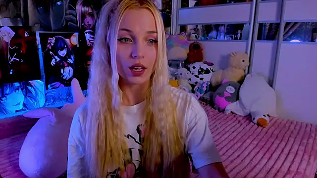 Snapshot of Cute__Pony chatting on 09.23.25 Cute  Pony online show from 09.23.25