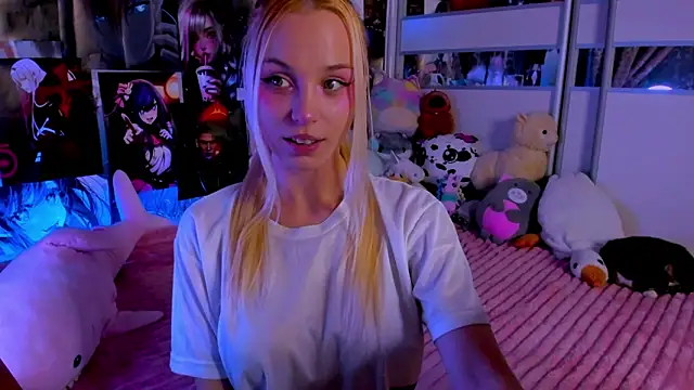 Snapshot of Cute__Pony chatting on 10.15.25 Cute  Pony online show from 10.15.25