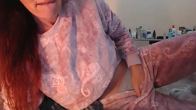 Snapshot of LovelyAndraGirl chatting on 09.19.25 LovelyAndraGirl online show from 09.19.25