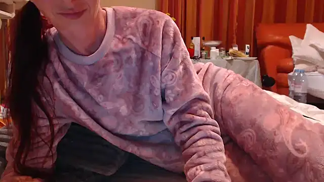 Snapshot of LovelyAndraGirl chatting on 09.27.25 LovelyAndraGirl online show from 09.27.25