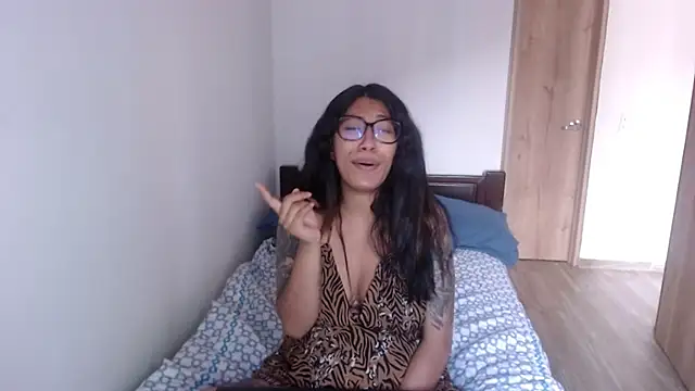 Snapshot of sofia_rosse4 chatting on 02.24.25 sofia rosse4 online show from 02.24.25