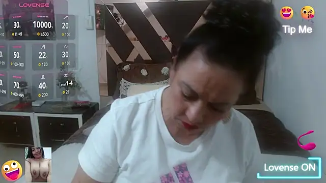 lindaesmeralda online show from 10.16.25