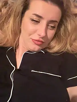 Snapshot of RoxxyDallas chatting on 03.09.25 RoxxyDallas online show from 03.09.25