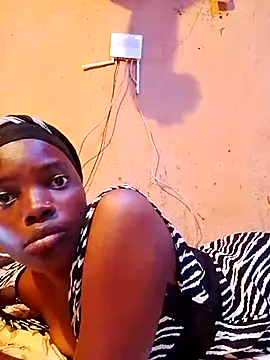 cute naimah online show from 11.13.25