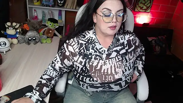 Snapshot of juliette_rd chatting on 01.01.25 juliette rd online show from 01.01.25
