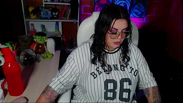 Snapshot of juliette_rd chatting on 09.24.25 juliette rd online show from 09.24.25