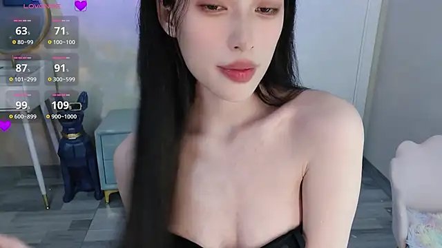 Snapshot of Aurora_99 chatting on 12.17.24 Aurora 99 online show from 12.17.24