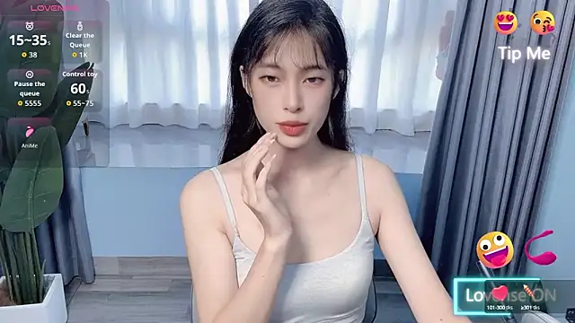 Snapshot of Aurora_99 chatting on 09.29.25 Aurora 99 online show from 09.29.25