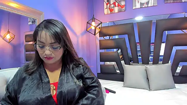 Romina017 online show from 10.19.25