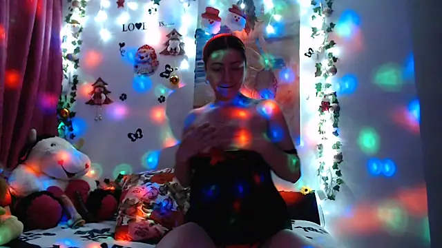 Snapshot of malusexy33 chatting on 12.14.24 malusexy33 online show from 12.14.24