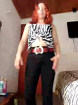 Snapshot of malusexy33 chatting on 01.01.25 malusexy33 online show from 01.01.25