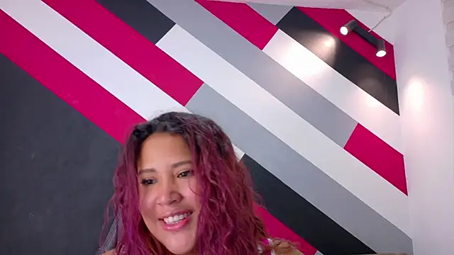 I am yours- online show from 11.20.25