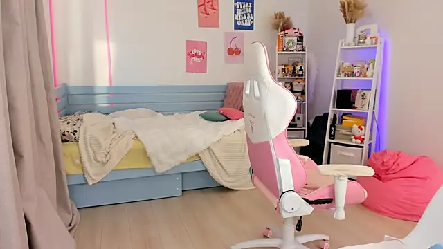 Lily Young online show from 10.01.25