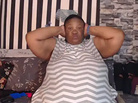 Snapshot of BigHotMatureXx chatting on 09.18.25 BigHotMatureXx online show from 09.18.25